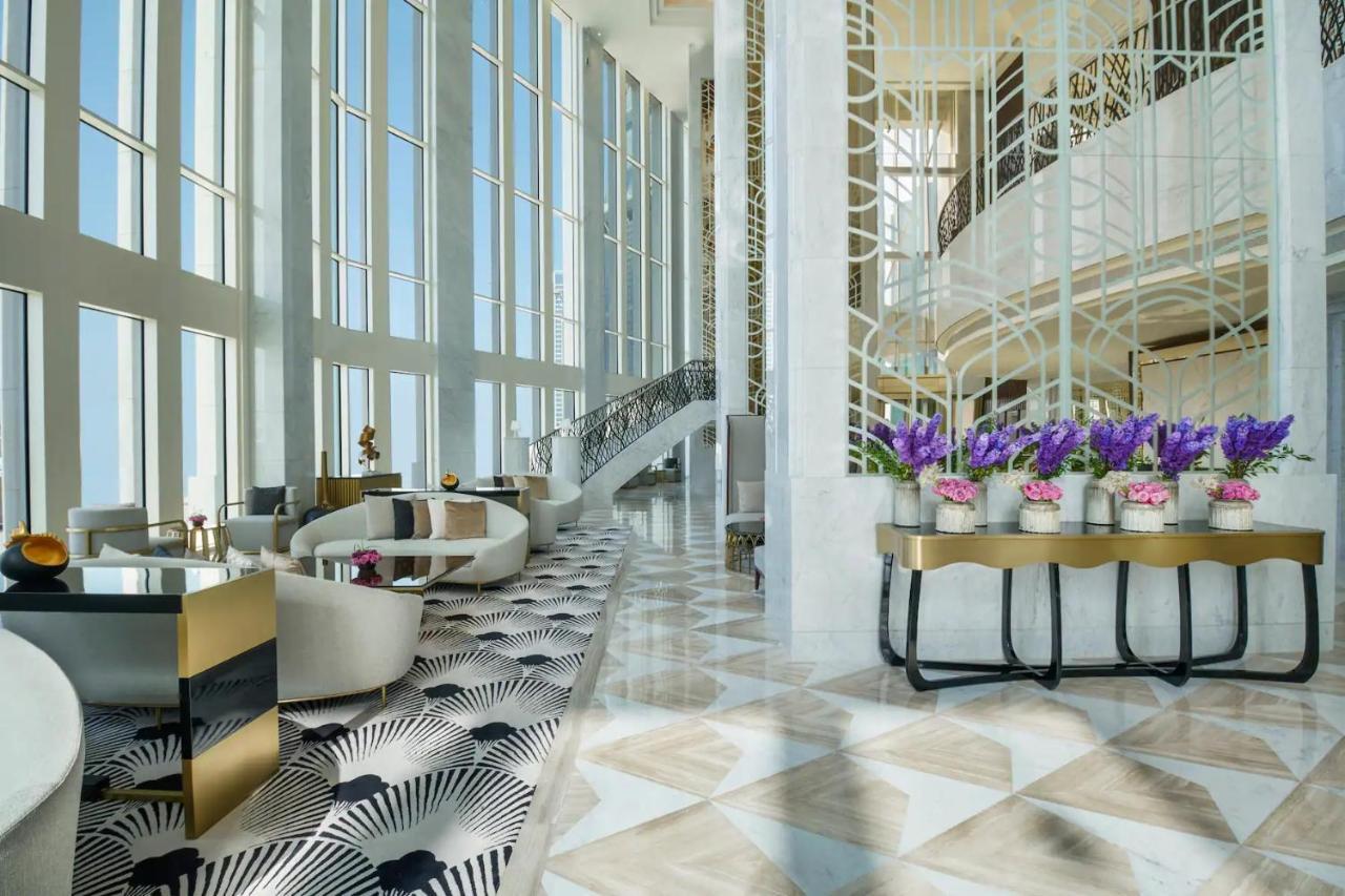 Wyndham Grand Doha West Bay Beach Luaran gambar The lobby of the hotel