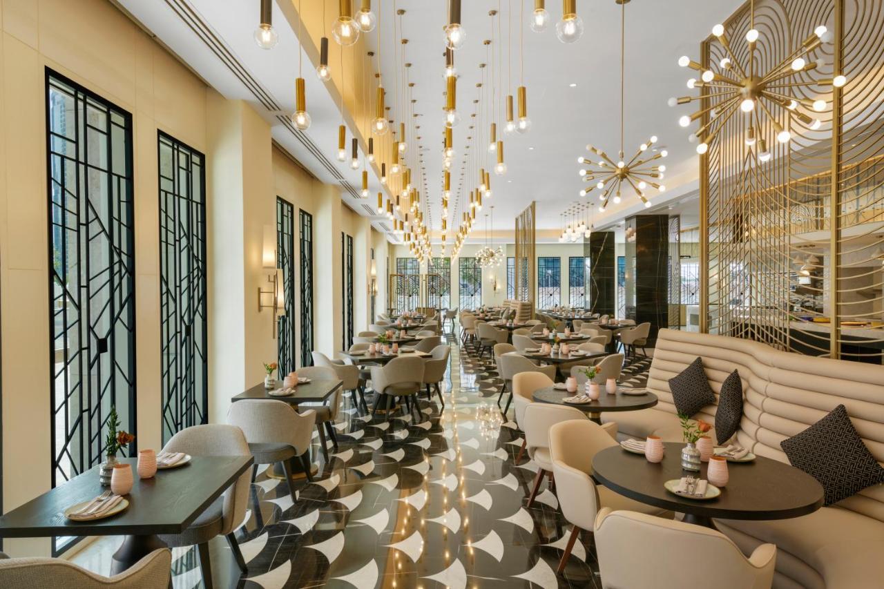 Wyndham Grand Doha West Bay Beach Luaran gambar The restaurant