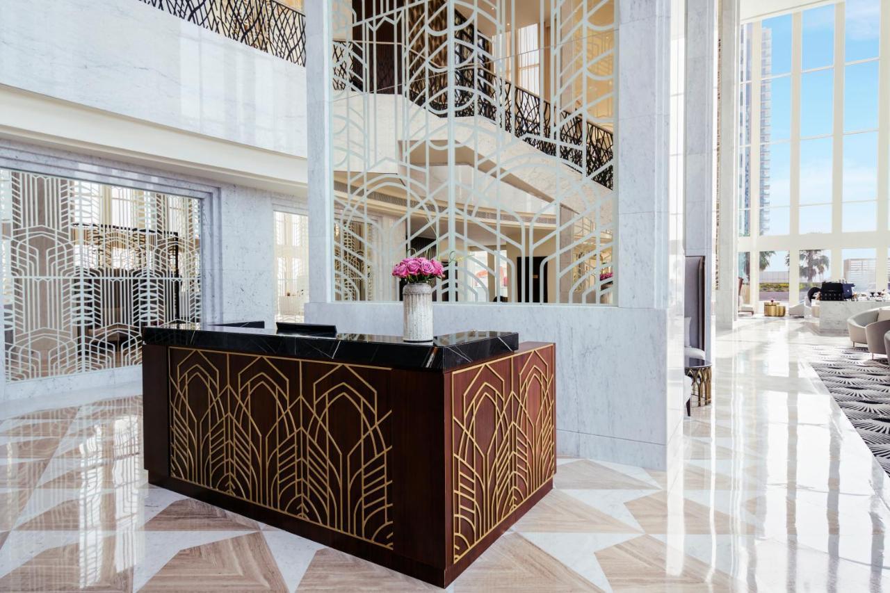 Wyndham Grand Doha West Bay Beach Luaran gambar The lobby of the hotel
