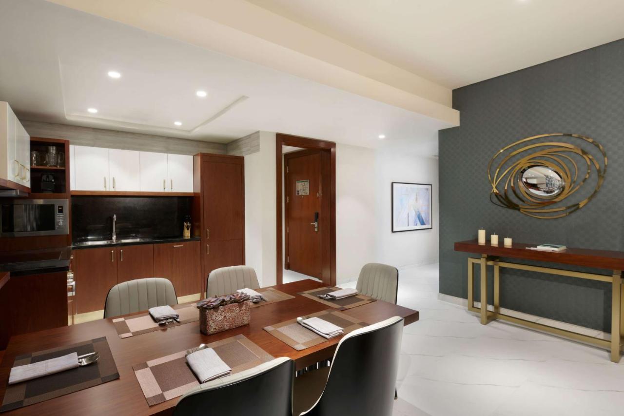 Wyndham Grand Doha West Bay Beach Luaran gambar Office