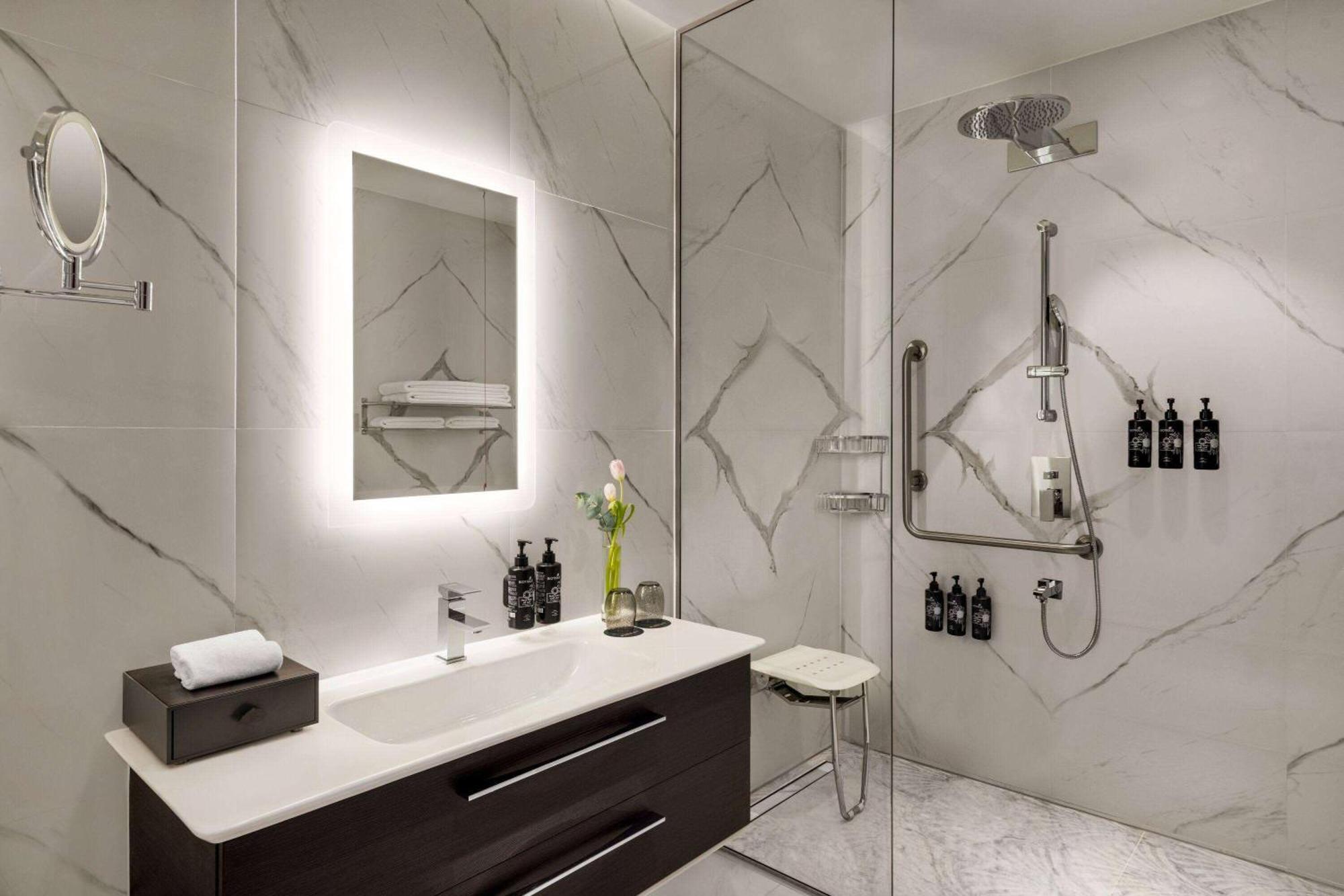 Wyndham Grand Doha West Bay Beach Luaran gambar
